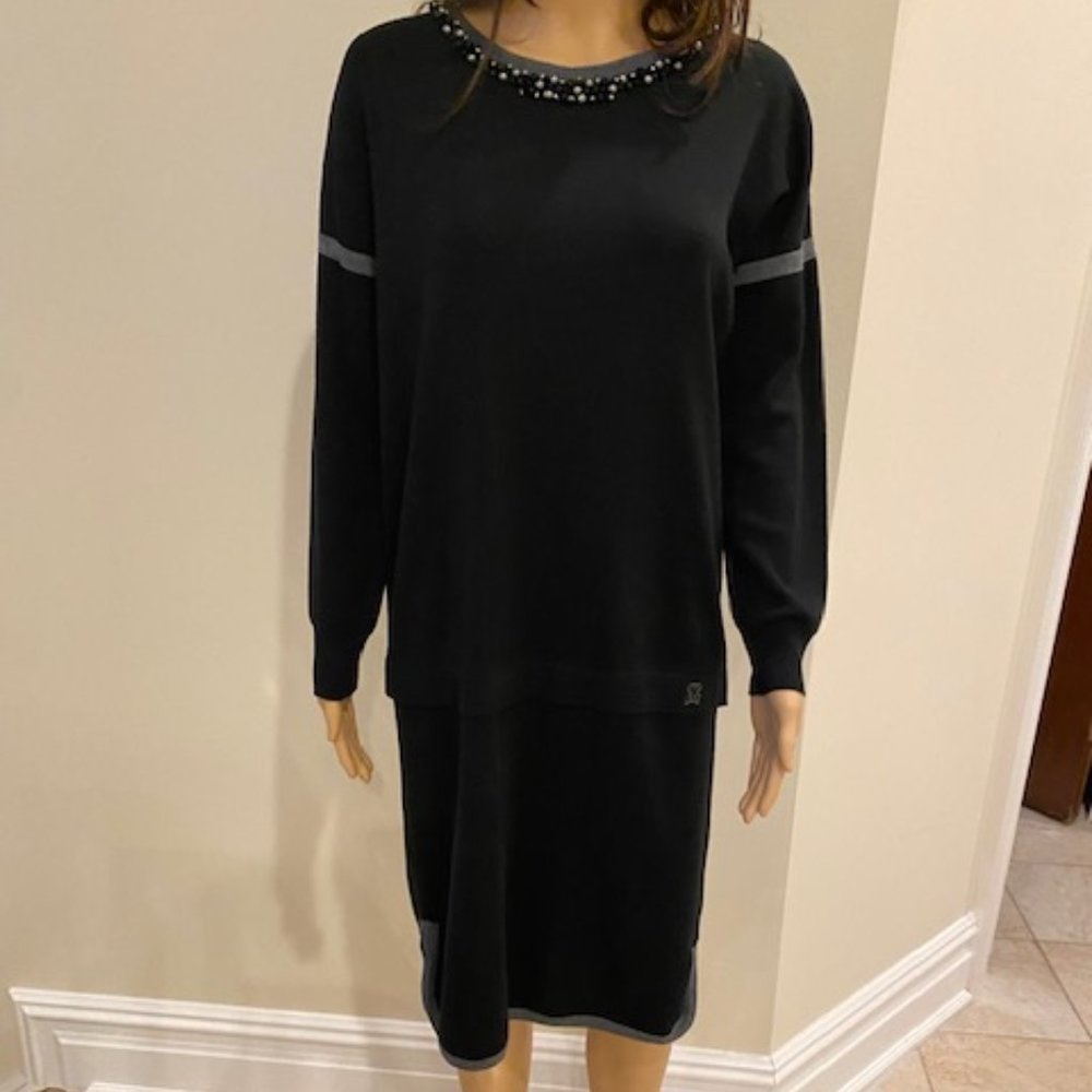 Black dress with the beads details